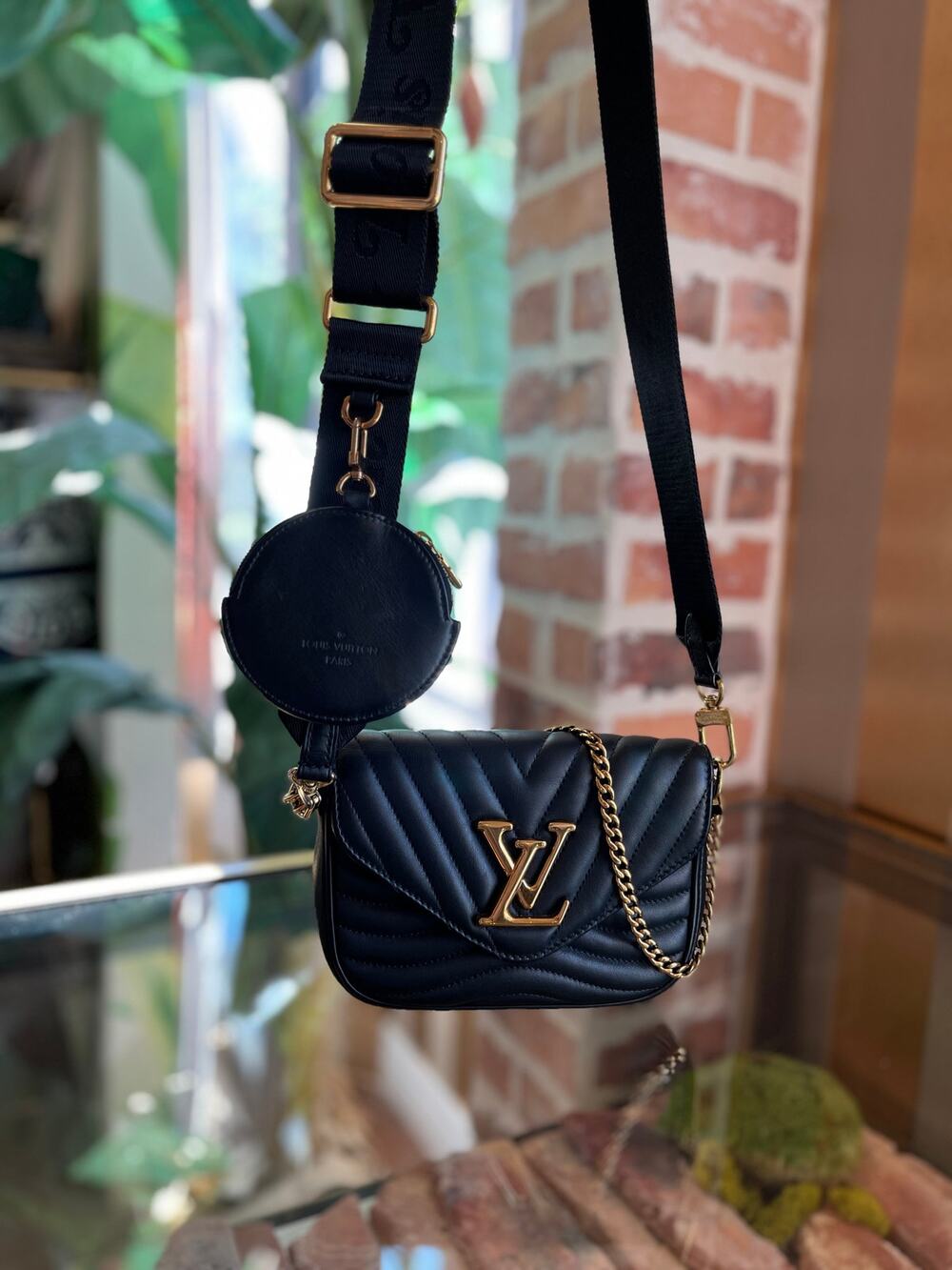LOUIS VUITTON New Wave Multi-Pochette Black Quilted Leather Crossbody